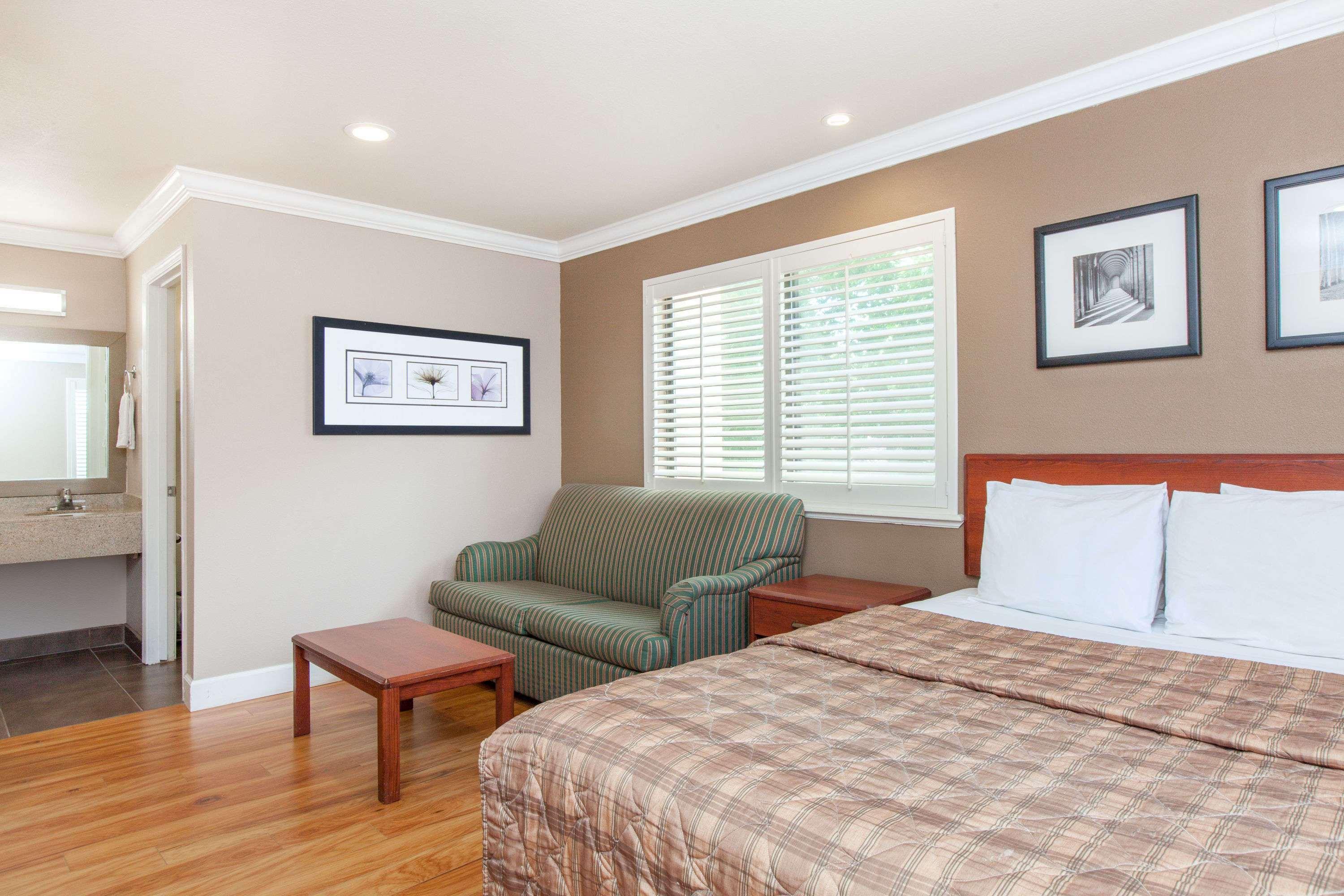 Hotel Days By Wyndham San Francisco S/oyster Point Airport 2*